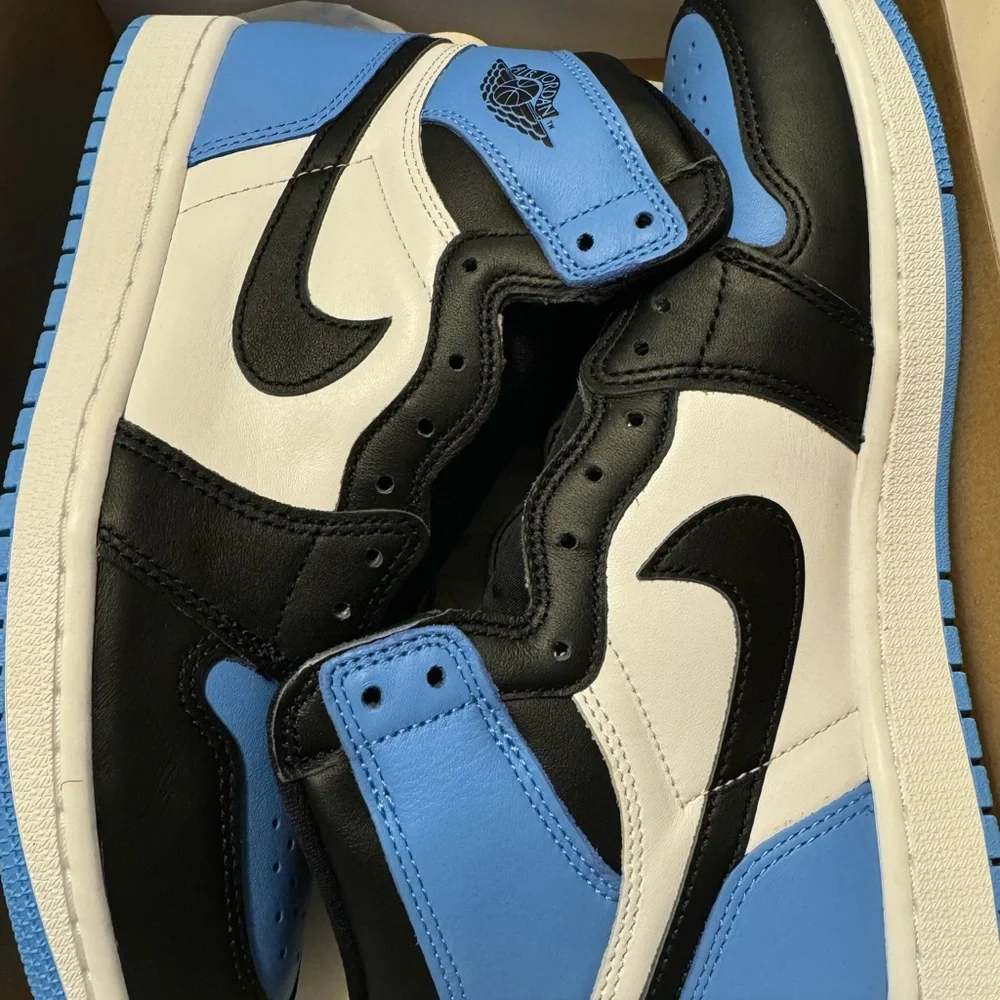 Jordan 1 high UNC toe - Picture 2 of 2